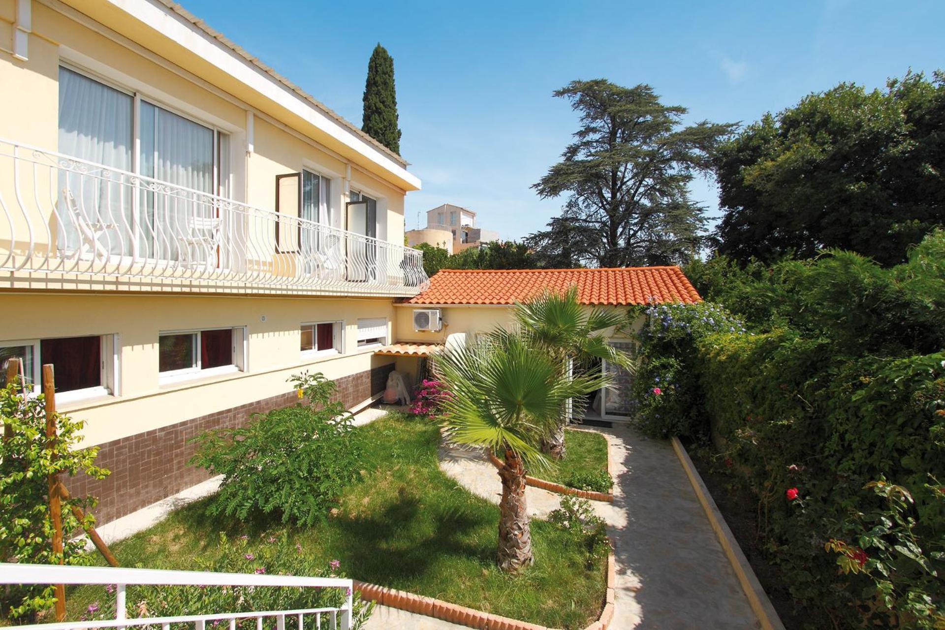 Hotel La Croix De Malte La Ciotat Exterior foto